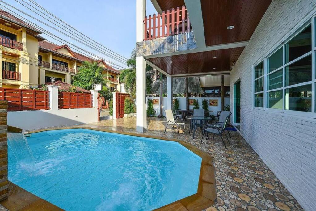 Unique&Nice 7Bd Pool Villa In Heart Nanai Patong Bagian luar foto